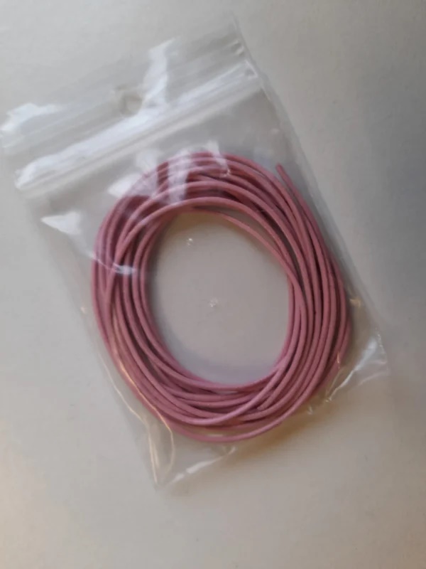 2x Leren veter roze 2mm
